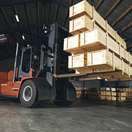 Kit-Set-Lösungen werden im Supply Center verpackt und weltweit geliefert